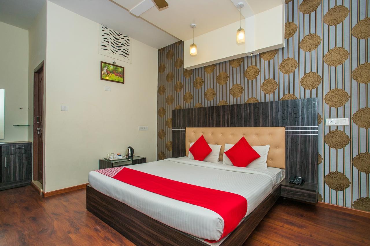 Hotel Venkat Presidency Bangalore Eksteriør bilde